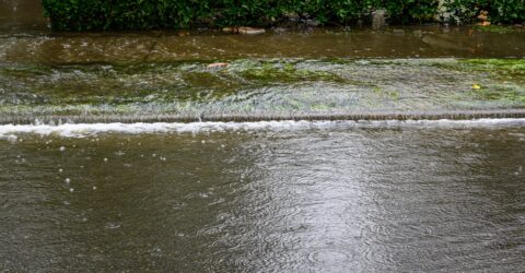 Trottoir inondé